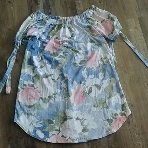 No brand blue roses blouse